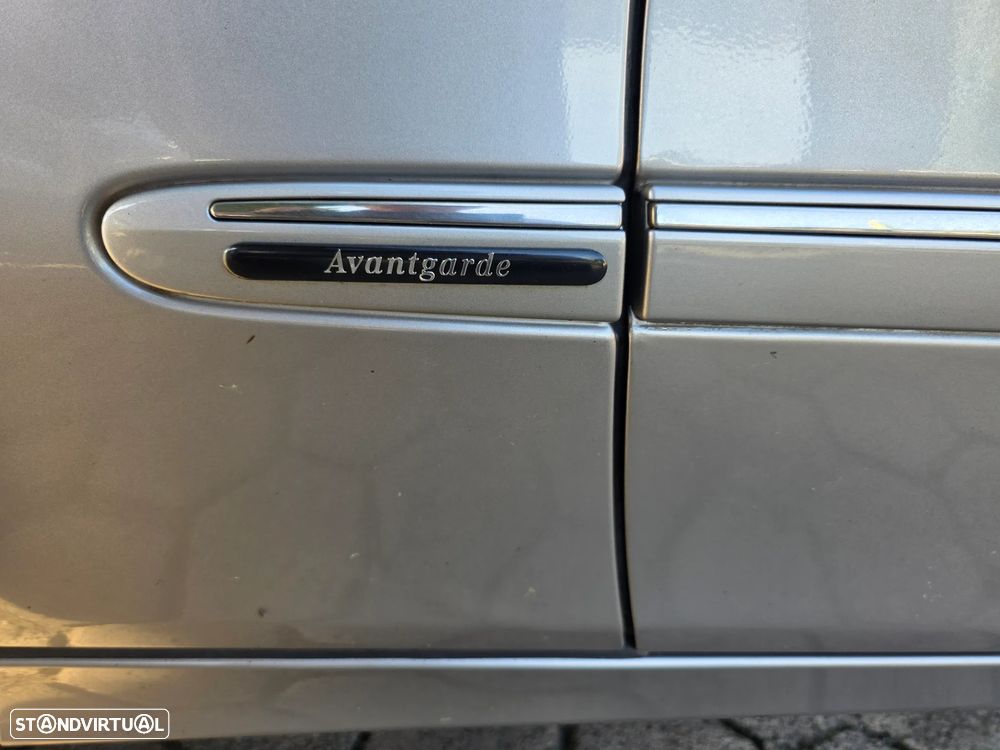 Mercedes-Benz E 220 - 25