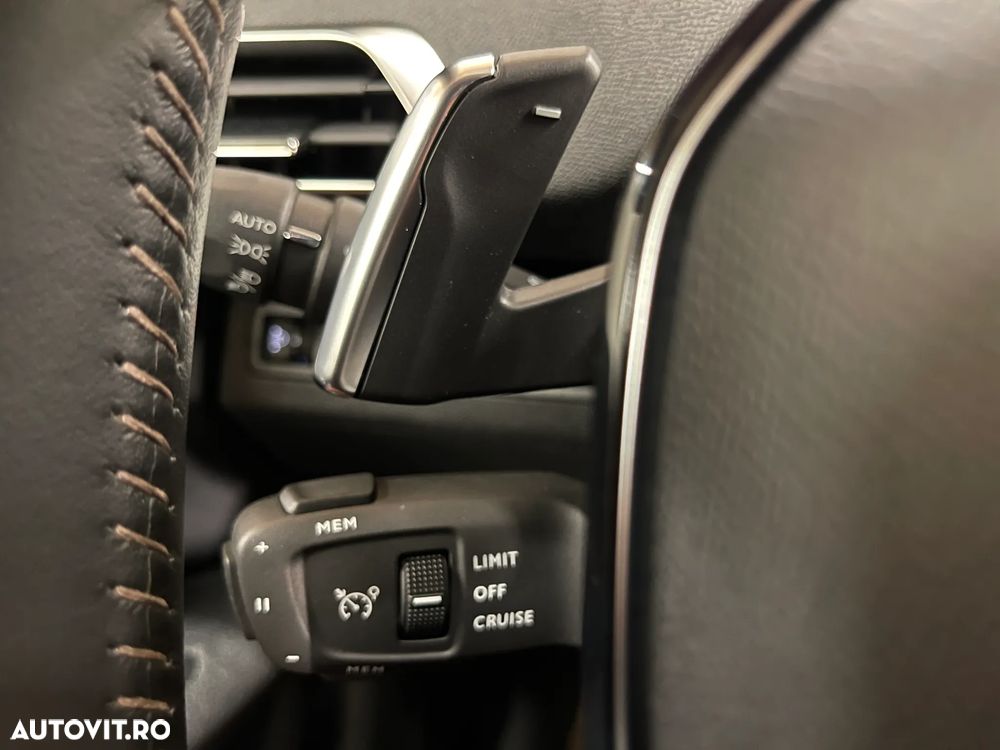 Peugeot 3008 PHEV 180 EAT8 Active Pack - 24