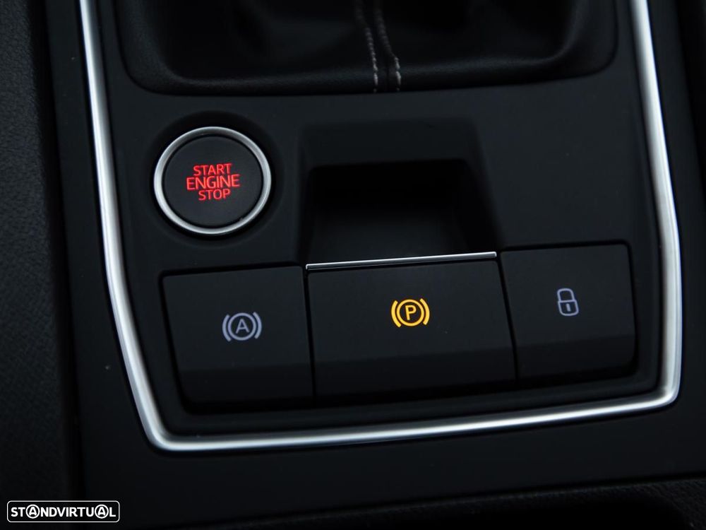 SEAT Leon ST 2.0 TDI Style Edição Fiscal - 17