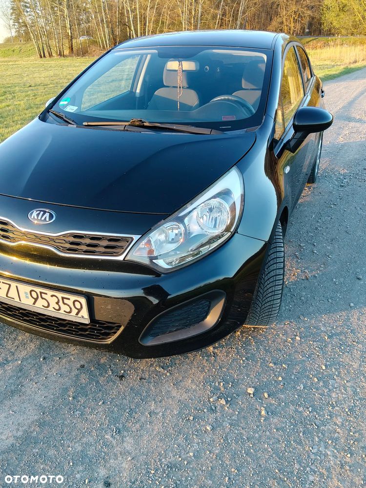 Kia Rio - 11