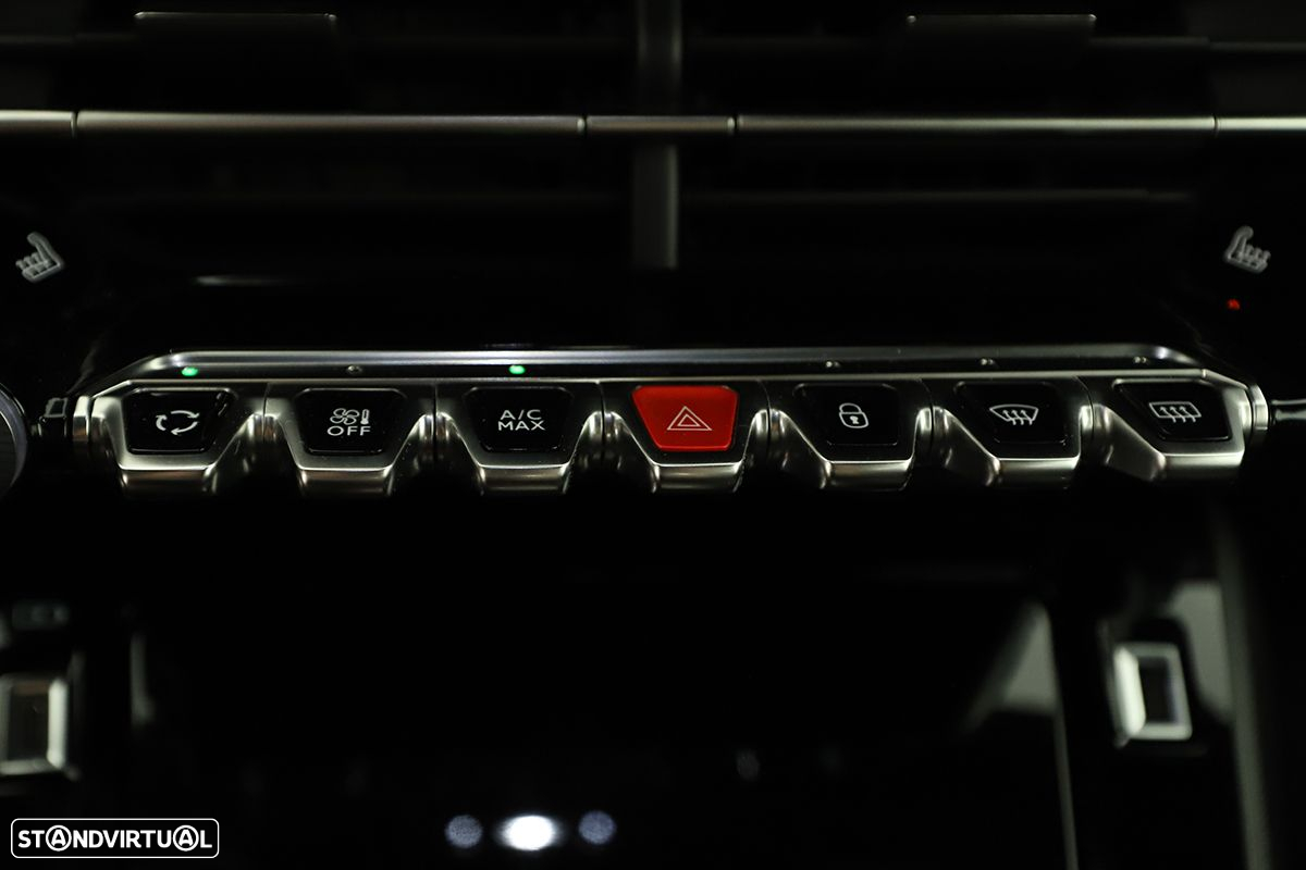 Peugeot 2008 1.2 PureTech GT EAT8 - 13