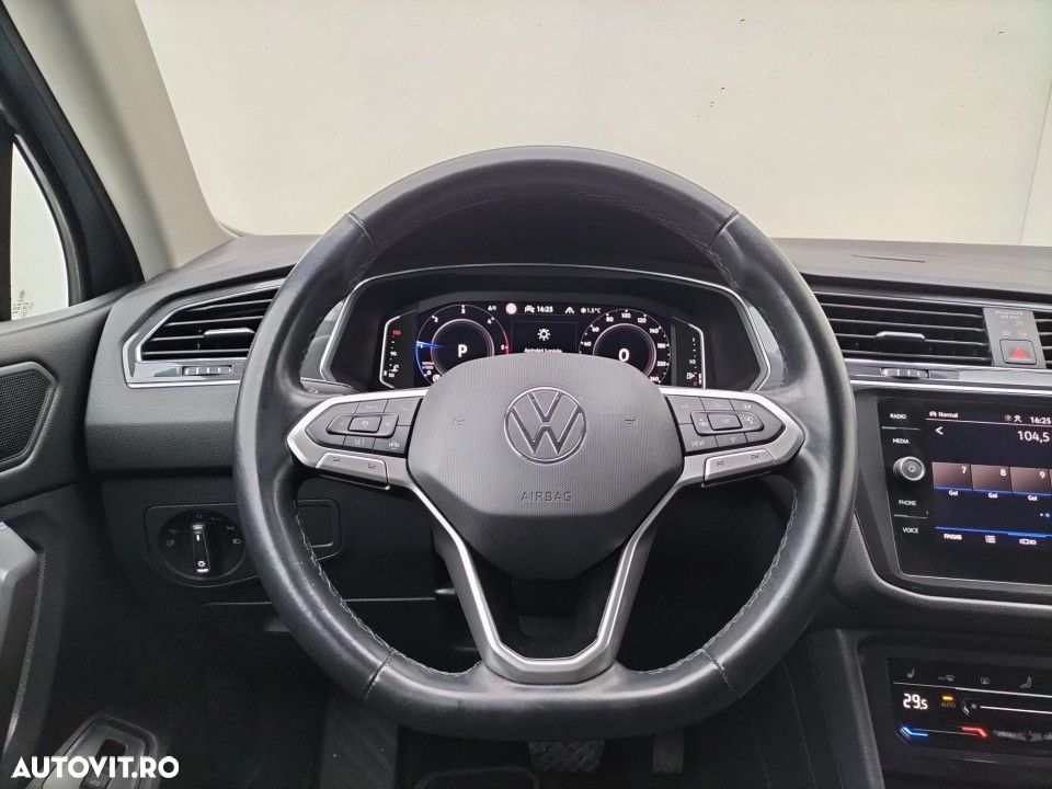 Volkswagen Tiguan - 10