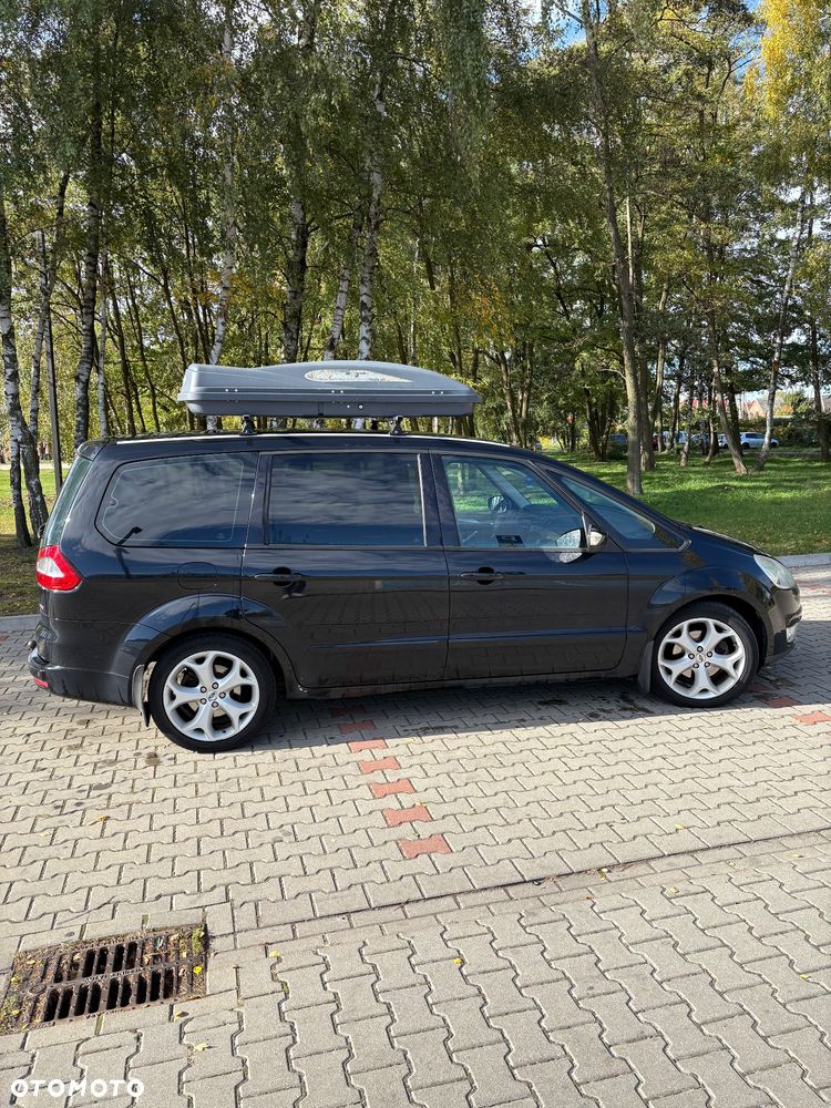 Ford Galaxy 2010 photo 3