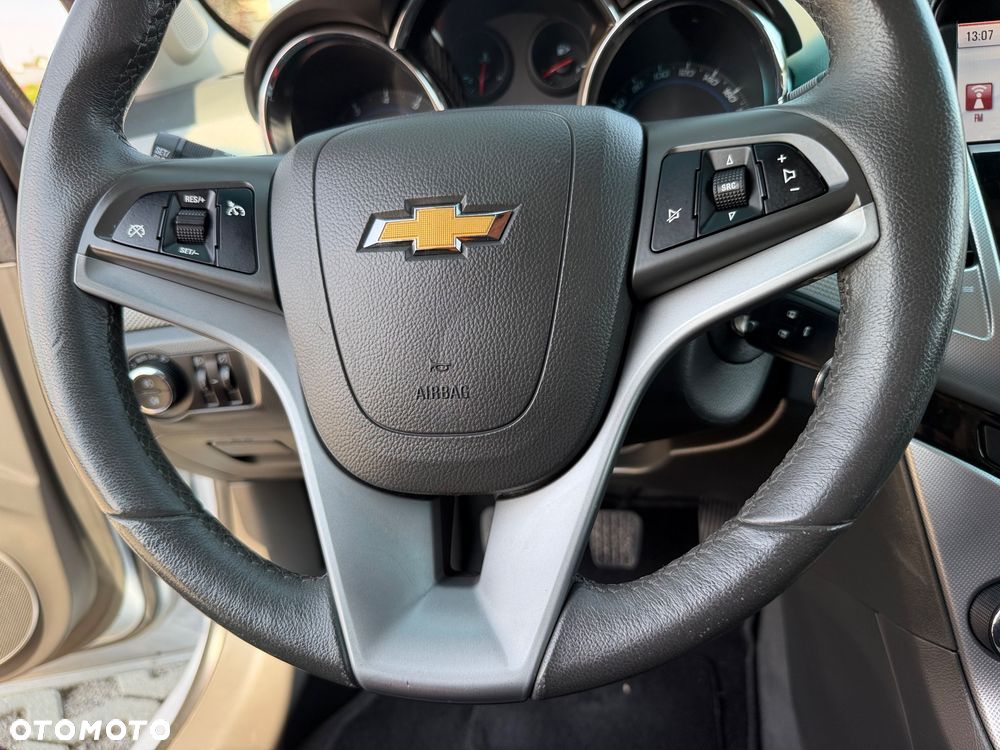 Chevrolet Cruze 1.8 LT+ - 21