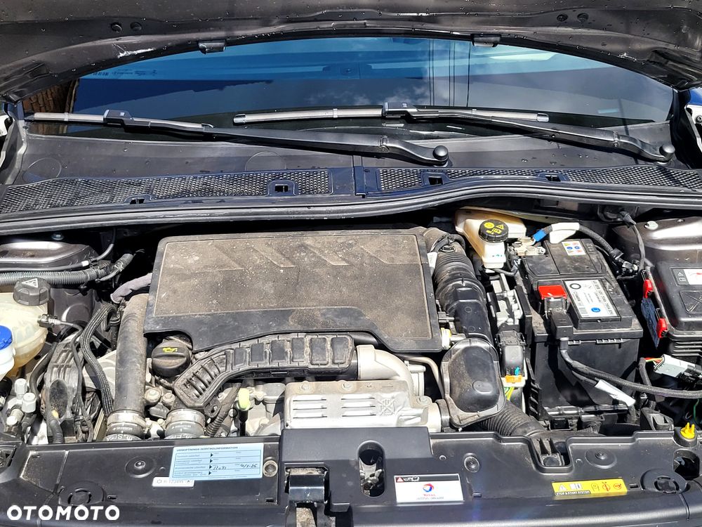 Peugeot 208 - 12