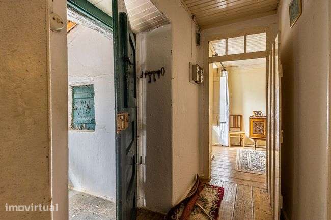 Moradia para remodelar, situada na tranquila localidade de Maçussa - Grande imagem: 5/40