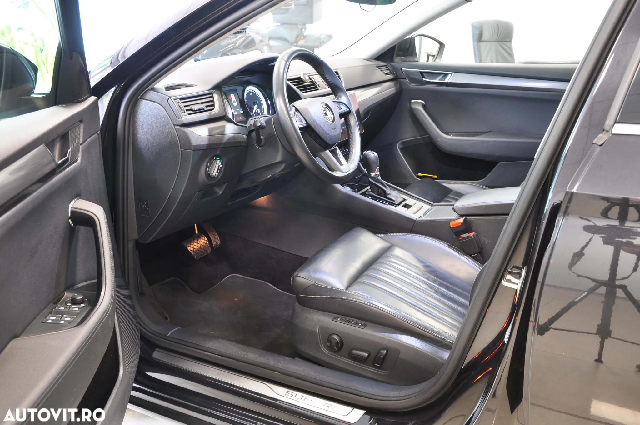 Skoda Superb 1.5 TSI DSG Ambition - 10