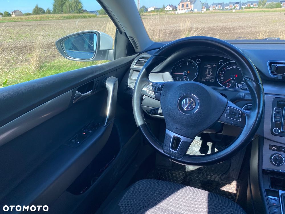 Volkswagen Passat 2.0 TDI Comfortline - 18