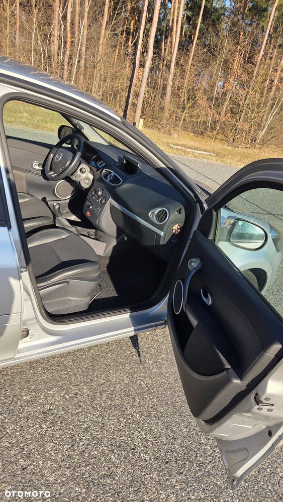 Renault Clio 1.5 dCi Alize - 12