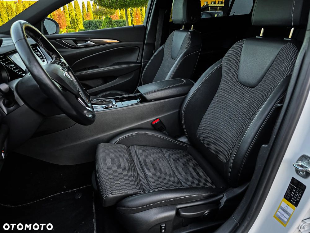 Opel Insignia - 28