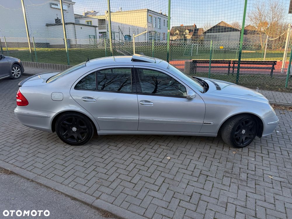Mercedes-Benz Klasa E 500 T 4Matic Elegance Sport Edition - 8
