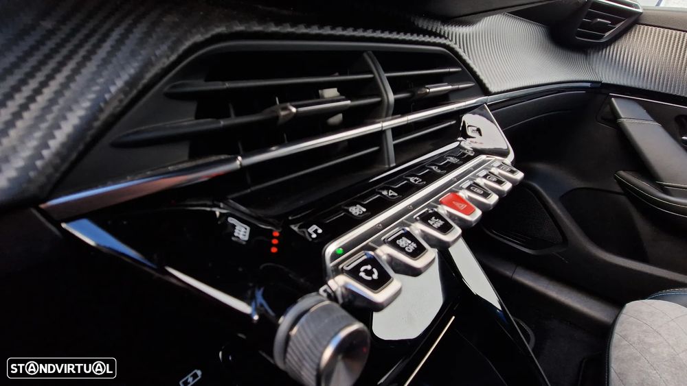 Peugeot e-208 GT - 25