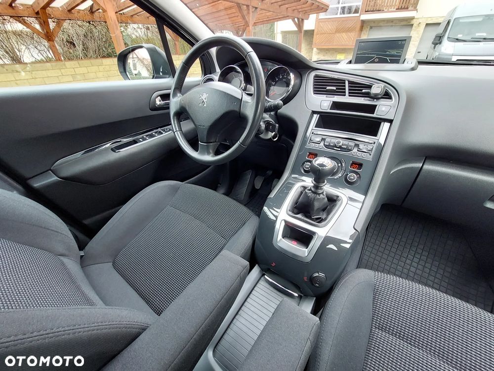 Peugeot 5008 HDI 115 Active - 22