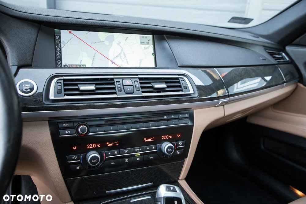 BMW Seria 7 740d xDrive - 27