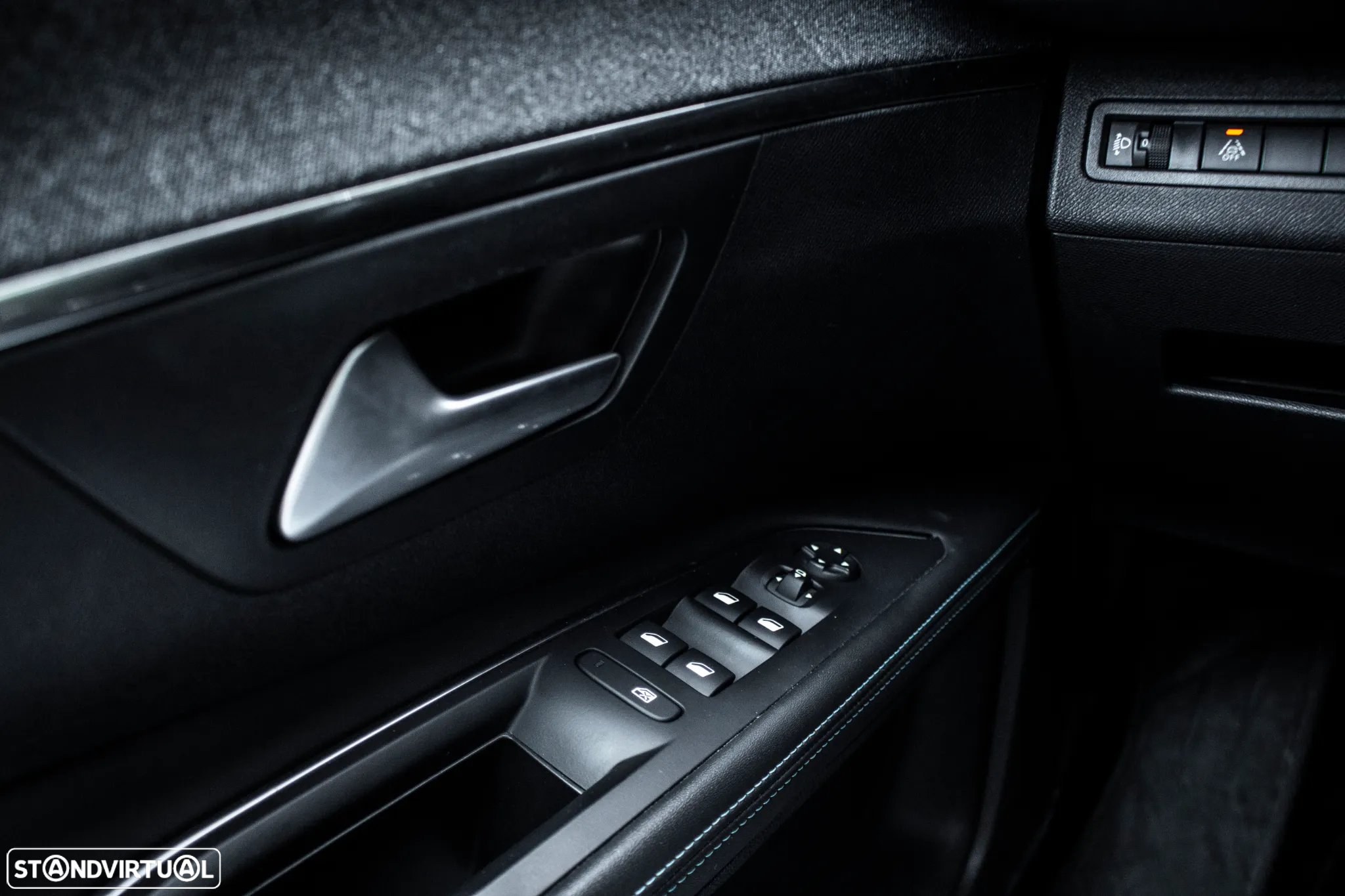 Peugeot 5008 1.5 BlueHDi Allure EAT8 - 19