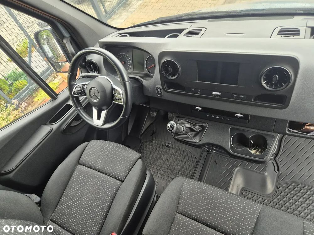 Mercedes-Benz Sprinter - 15