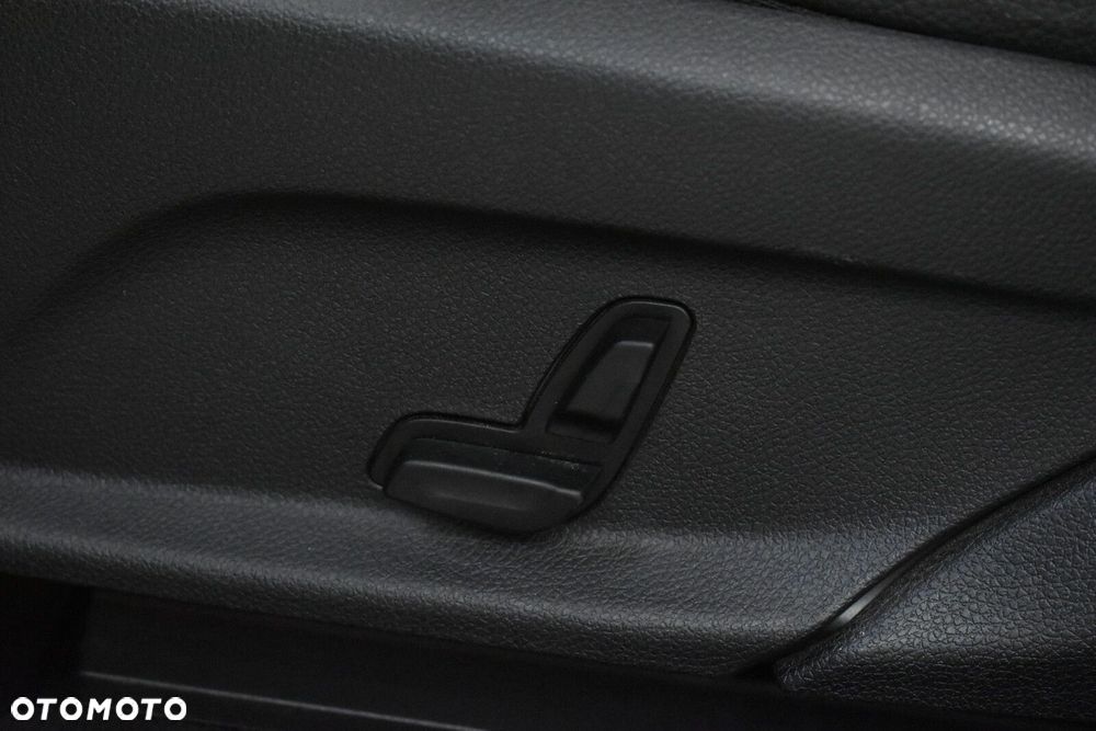 Mercedes-Benz GLC - 12