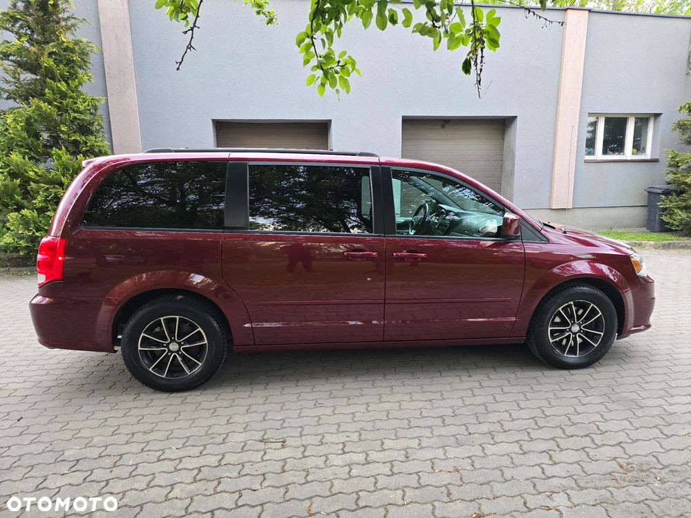 Dodge Grand Caravan - 37