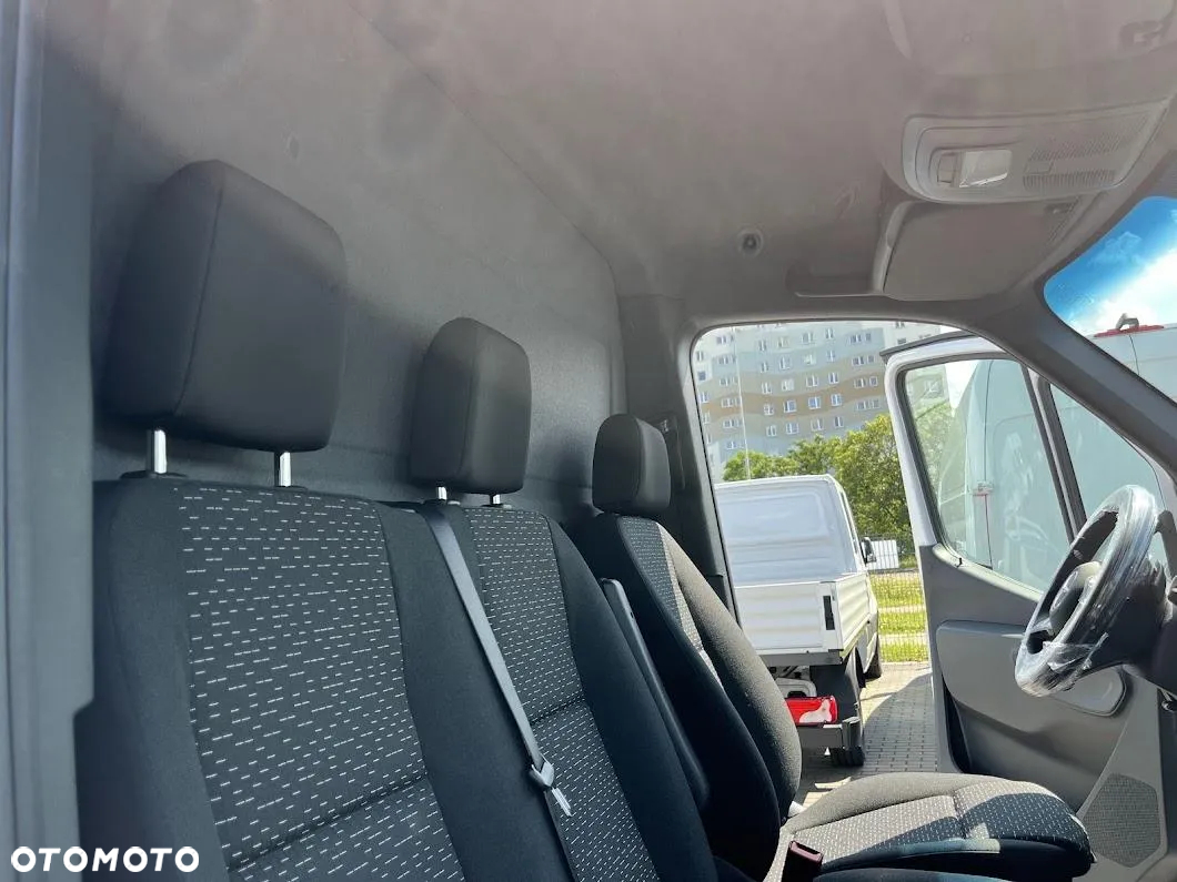 Mercedes-Benz Sprinter - 8