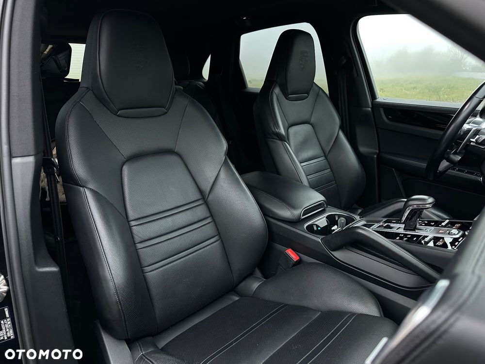 Porsche Cayenne - 24