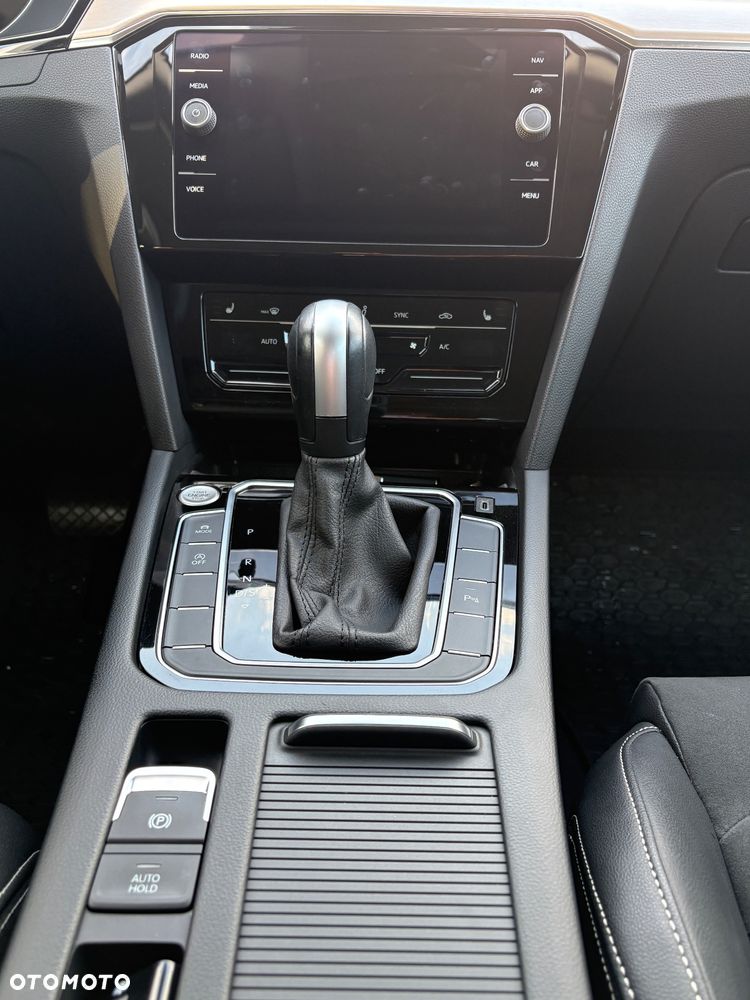 Volkswagen Passat 2.0 TSI Elegance DSG - 10