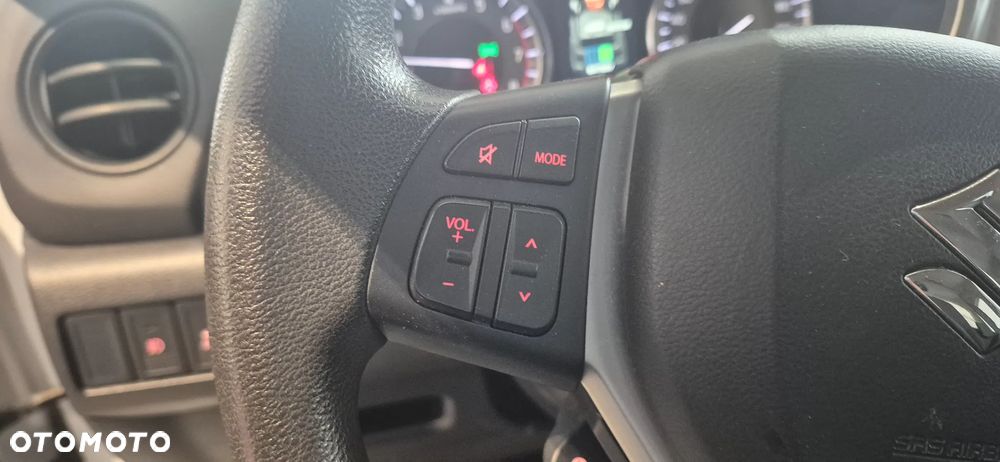 Suzuki Vitara 1.4 Boosterjet Hybrid Club - 14