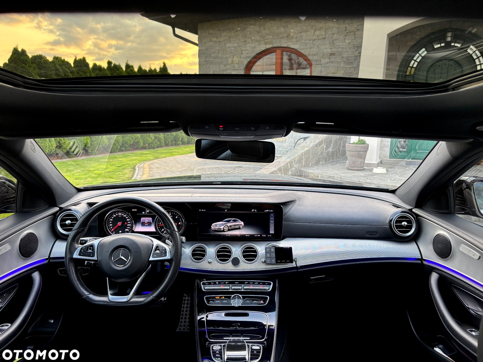 Mercedes-Benz Klasa E 220 d 9G-TRONIC AMG Line - 32