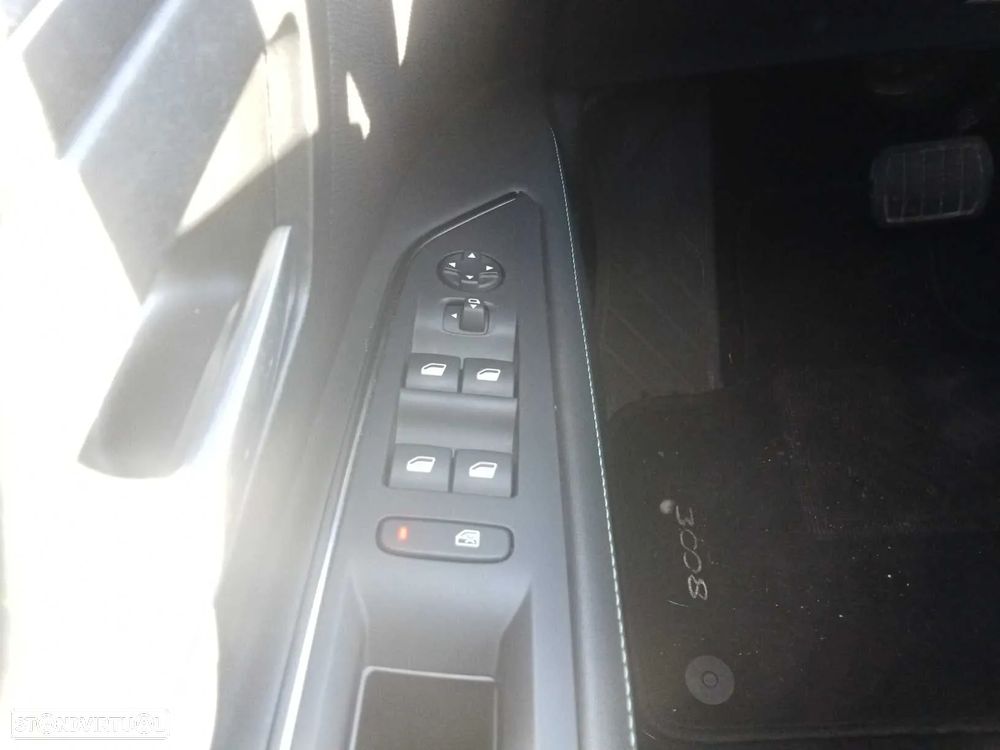 Peugeot 3008 1.5 BlueHDi Allure EAT8 - 19