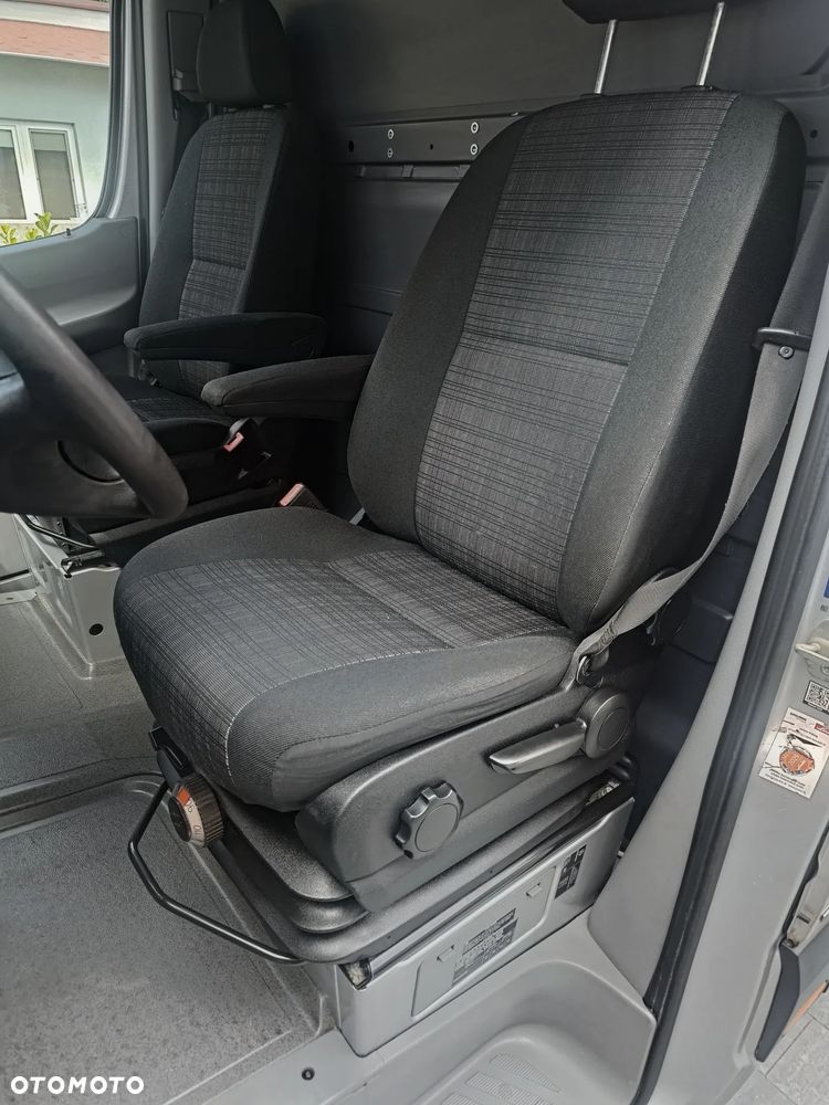 Mercedes-Benz Sprinter - 10