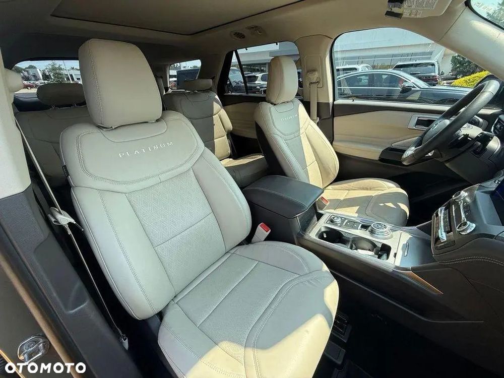 Ford Explorer EcoBoost Plug-in Hybrid ST-LINE - 8
