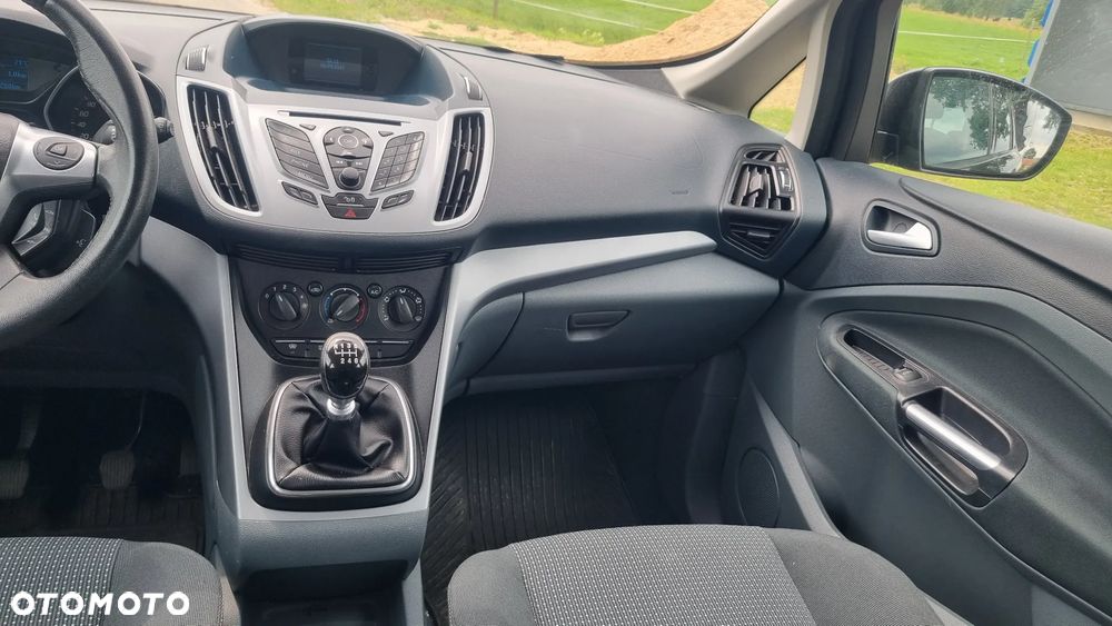 Ford Grand C-MAX - 17