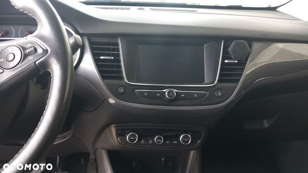 Opel Crossland X - 17