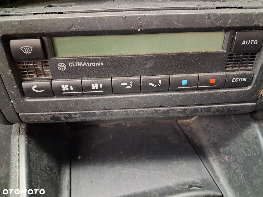 Volkswagen Golf - 10