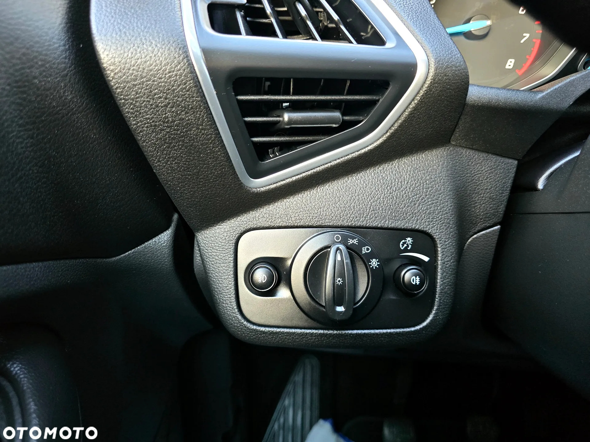 Ford Kuga - 17