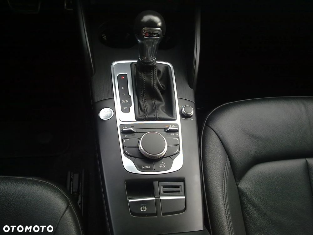 Audi A3 Limousine 1.8 TFSI S tronic S line Sportpaket - 32