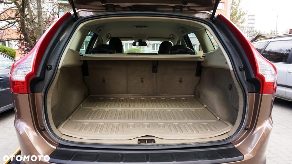 Volvo XC 60 2.4D AWD - 10