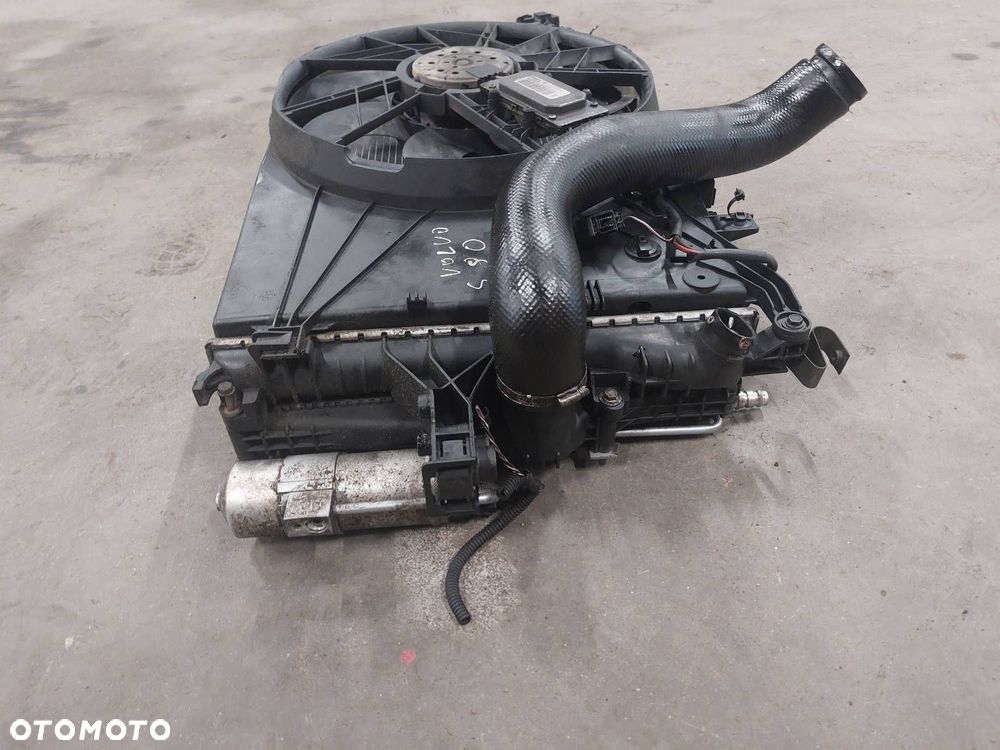CHŁODNICA WODY KLIMATYZACJI  WENTYLATOR VOLVO S80 I 2.8 T6 AUTOMAT - 2