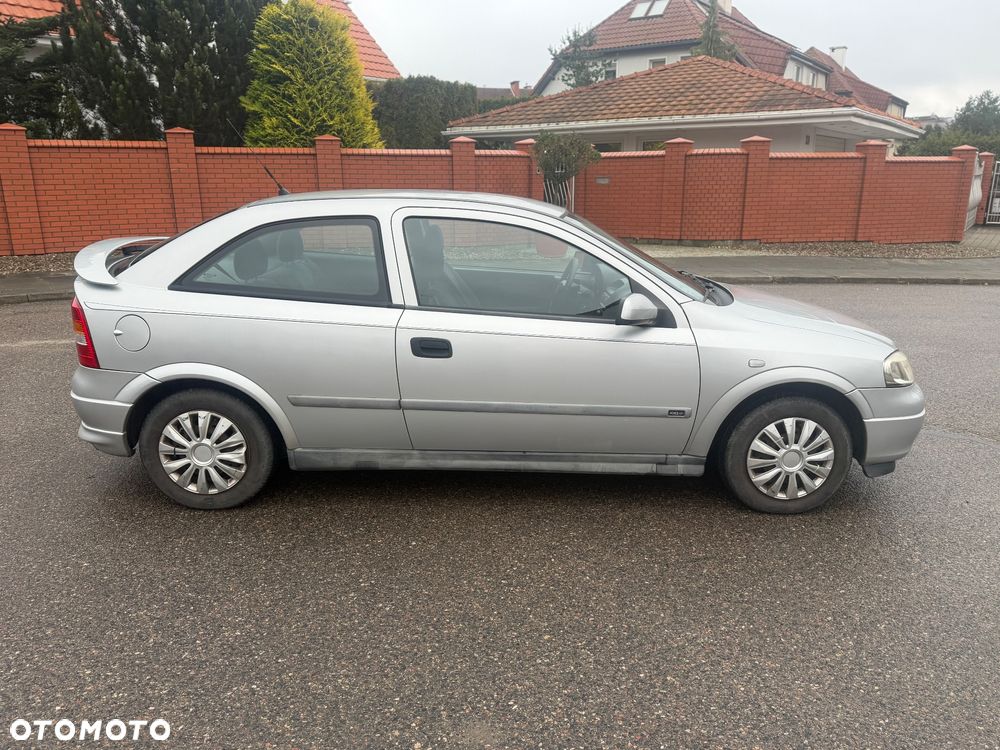 Opel Astra 1.6 Sport - 4