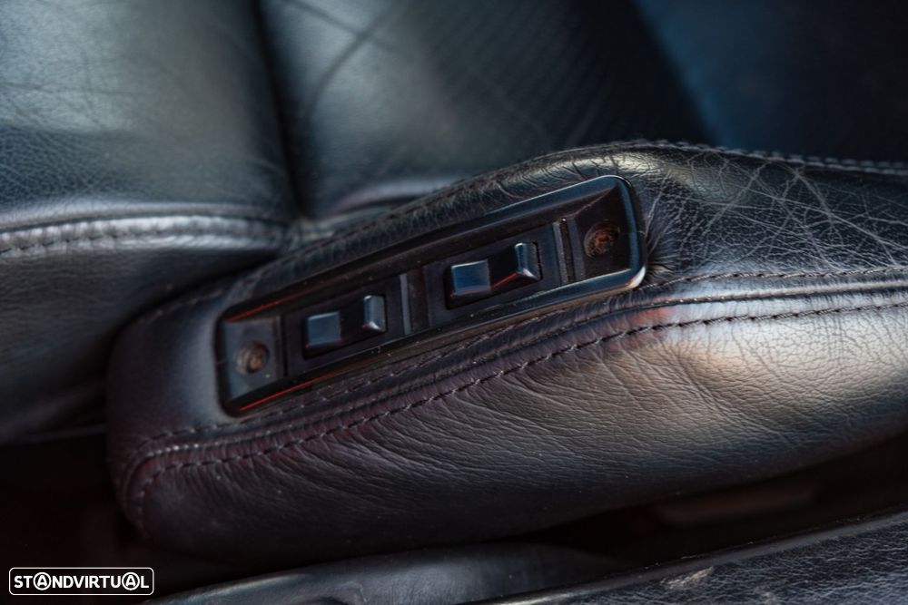 Chevrolet Corvette - 20