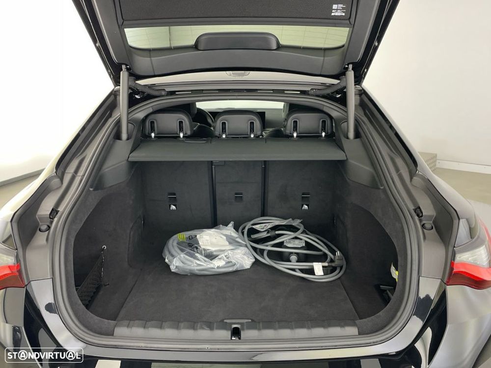 BMW i4 eDrive40 Desportiva M - 13