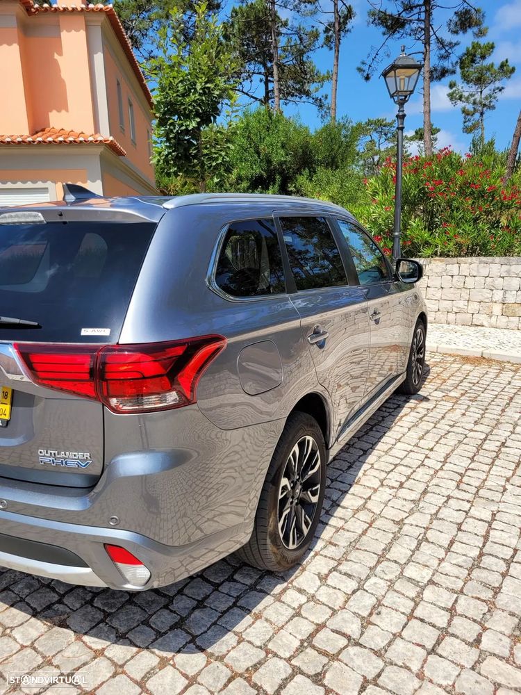 Mitsubishi Outlander 2.0 Instyle Navi - 7