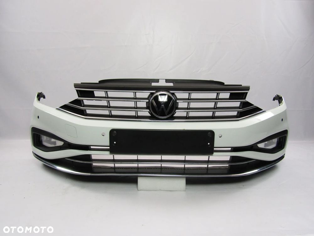 Zderzak przedni VW Passat B8 FL 19 - 24 Highline Pdc-4 Lakier LC9A - 7