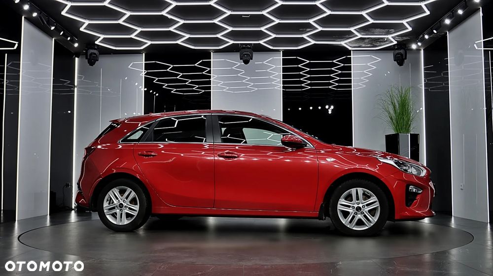 Kia Ceed 1.6 CRDi SCR M - 10