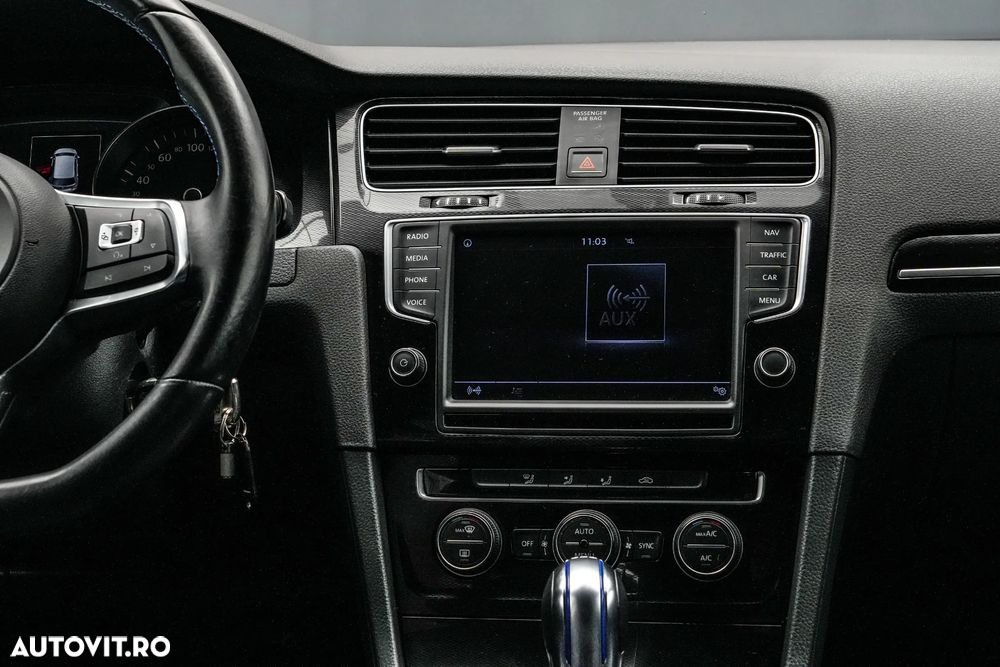 Volkswagen Golf - 18