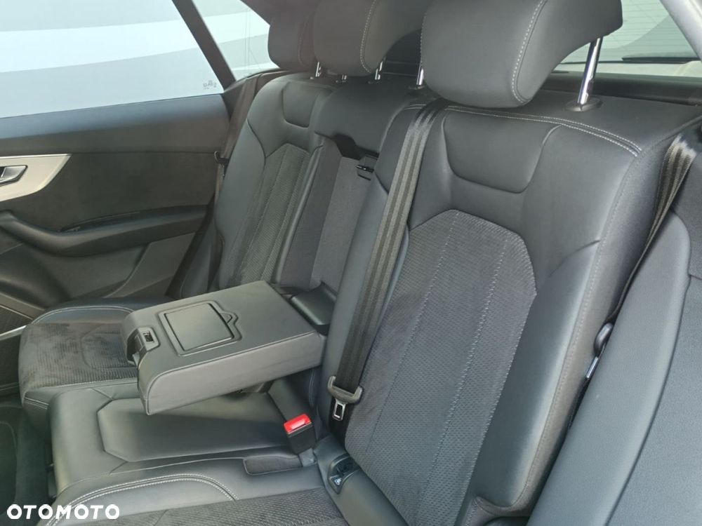 Audi SQ8 - 24