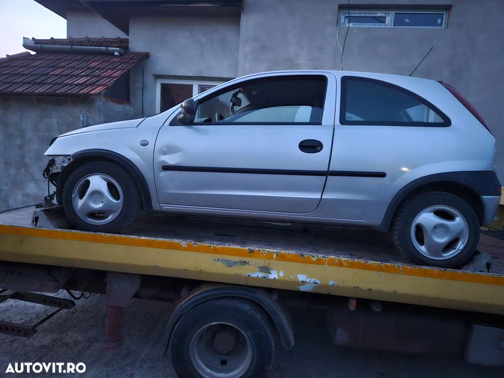Dezmembrez opel corsa c - 2