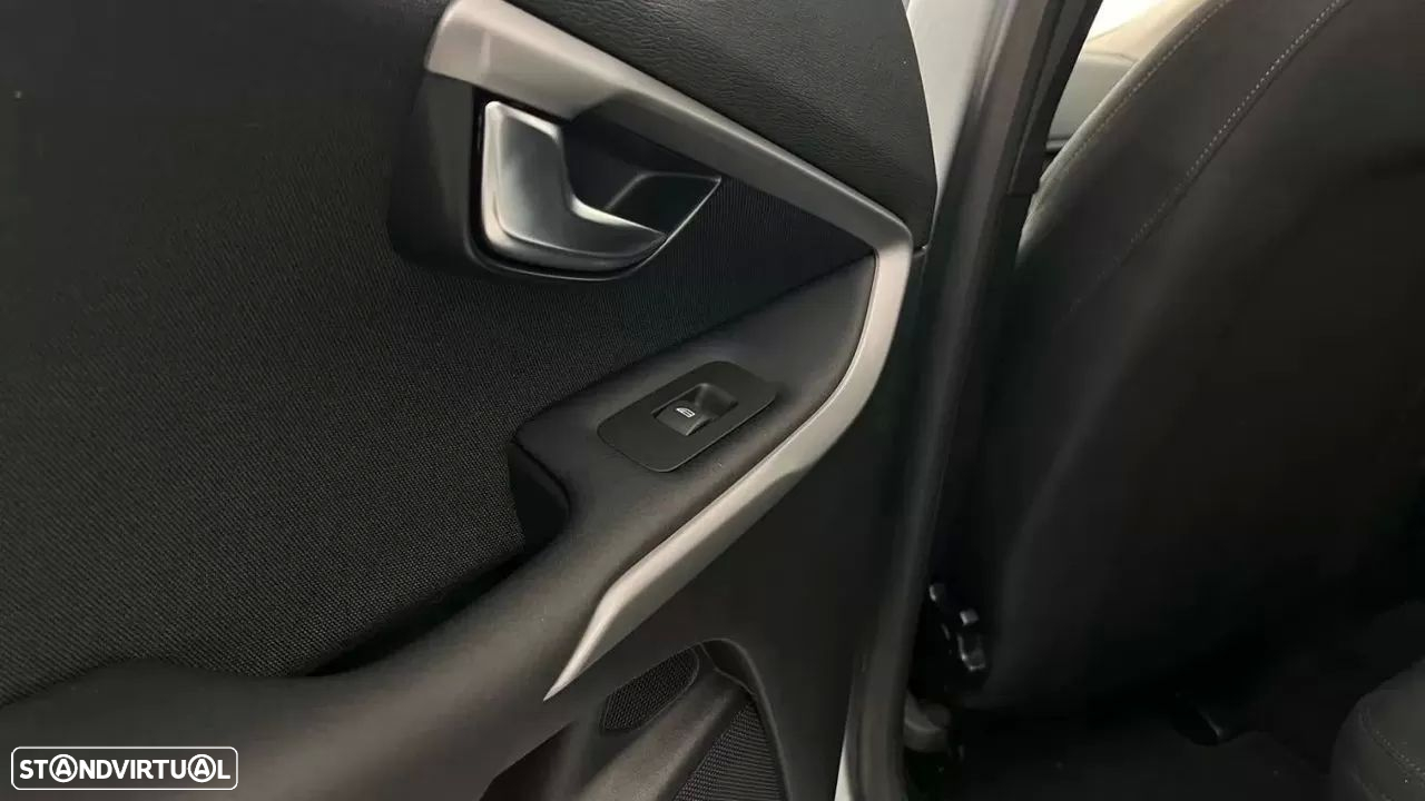 Volvo V40 1.6 D2 Momentum - 24
