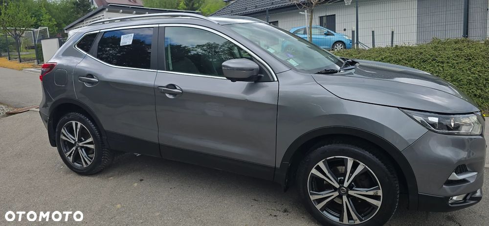 Nissan Qashqai 1.2 DIG-T Xtronic TEKNA+ - 4