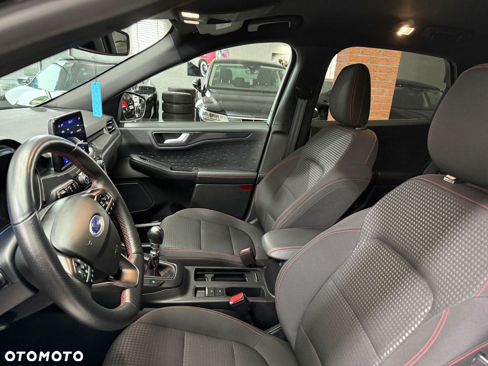 Ford Kuga 2.0 TDCi 2x4 ST-Line - 17
