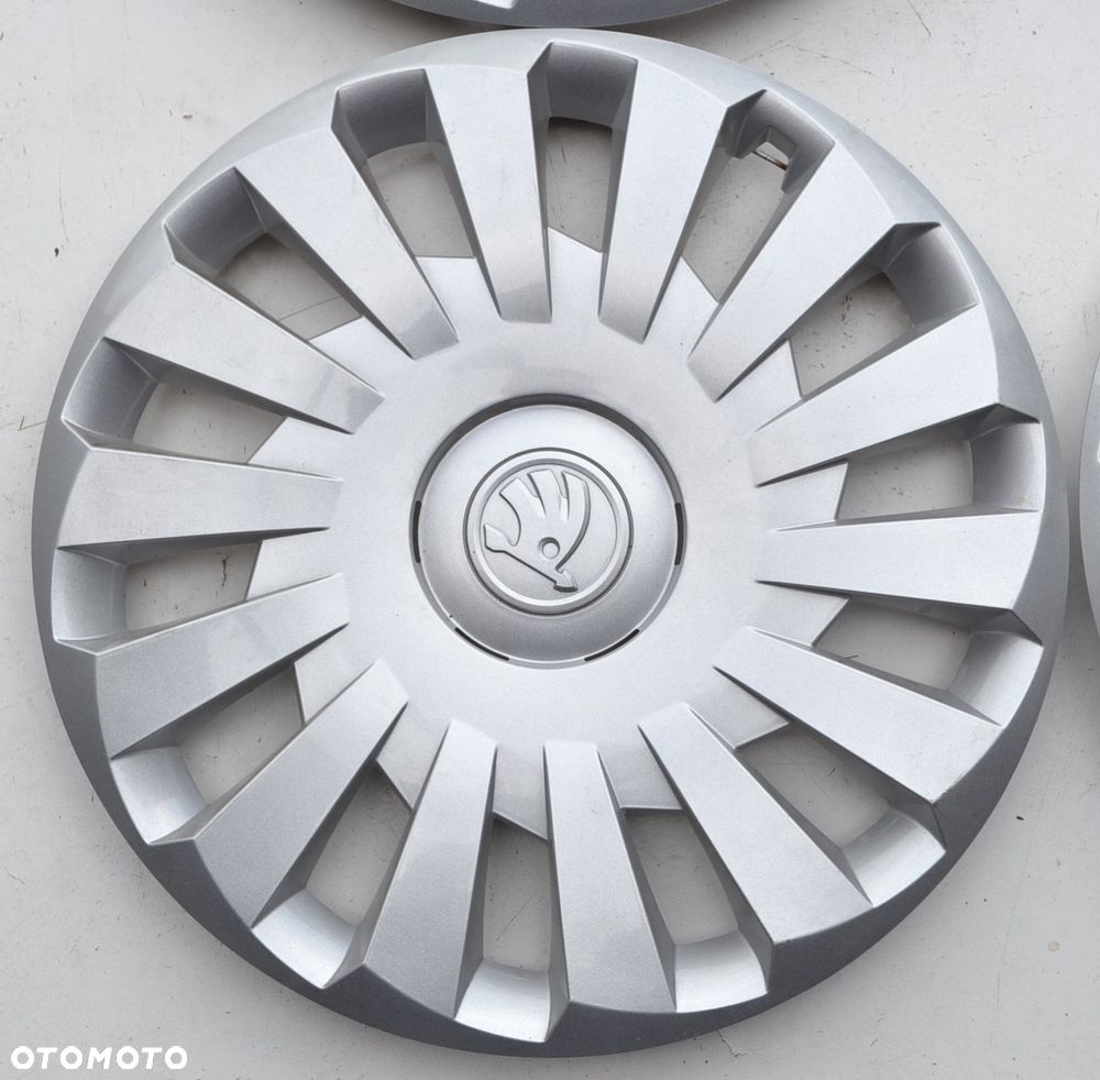 ORYGINALNE KOŁPAKI OEM SKODA 16 CALI x4szt. K-700 - 4